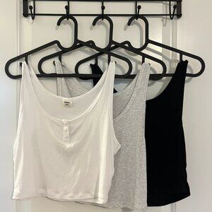 Pack of 3 Aritzia Sunday Best Kara Tanks